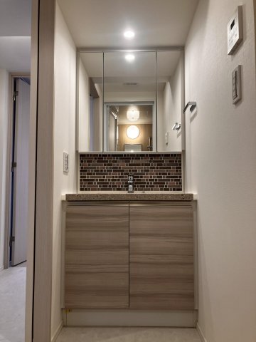 洗面設備　※別部屋の参考写真です。