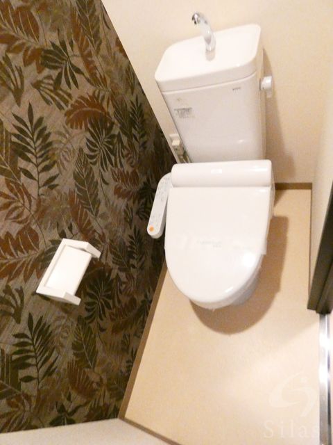阪急神戸線 武庫之荘駅 徒歩13分 3階建 築12年のトイレ写真