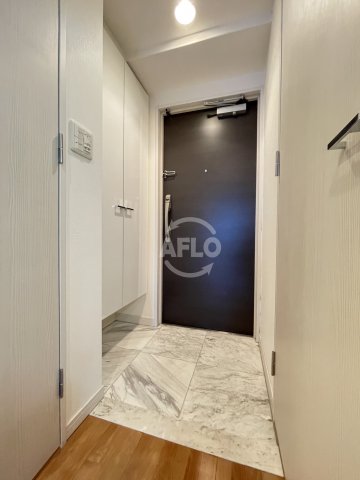 QCフラット北堀江の玄関写真