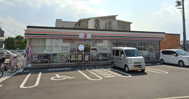 コンビニ　セブンイレブン　吹田東御旅町店（コンビニ）まで555m