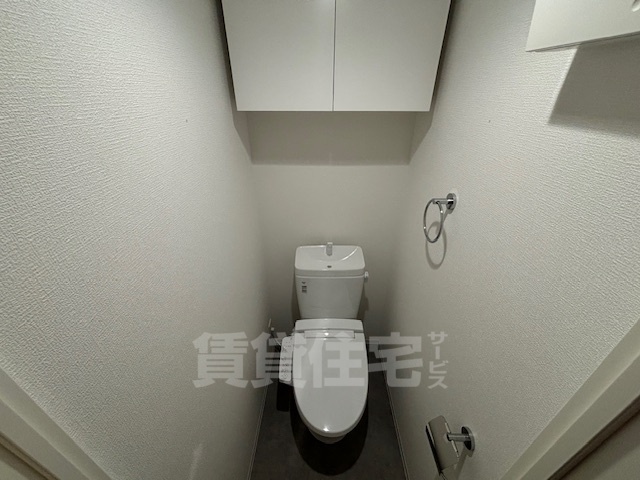 地下鉄御堂筋線 江坂駅 徒歩7分 15階建 築3年のトイレ写真