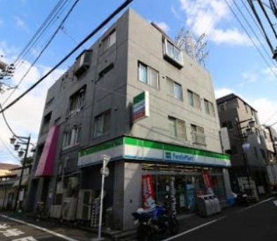 コンビニ　ファミリーマート上馬店（コンビニ）まで140m
