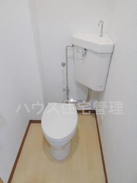 ＪＲ東海道本線 摂津富田駅 徒歩1分 4階建 築36年のトイレ写真