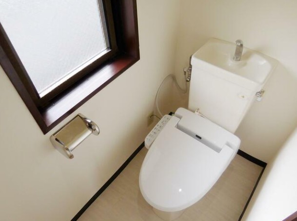 西武新宿線 野方駅 徒歩4分 6階建 築33年のトイレ写真