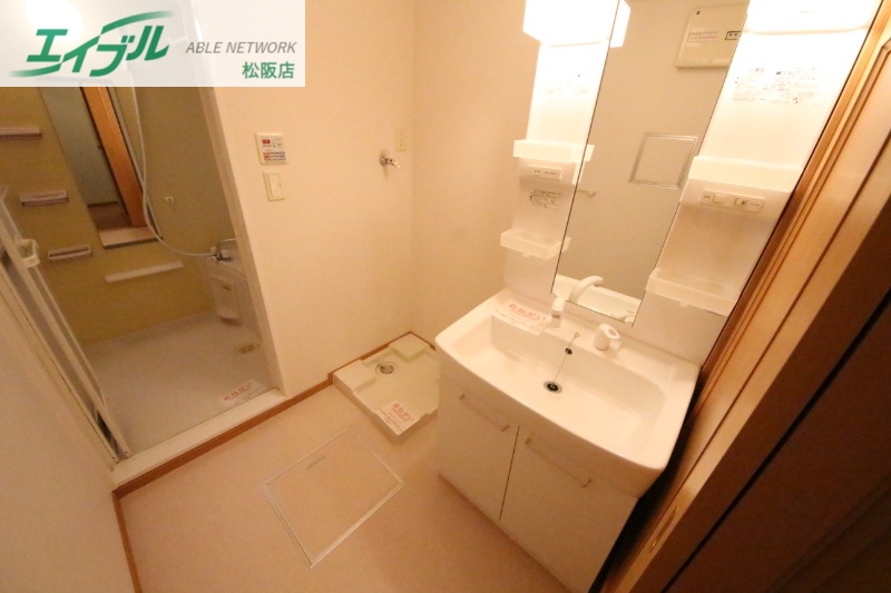 洗面設備　同型タイプの写真です