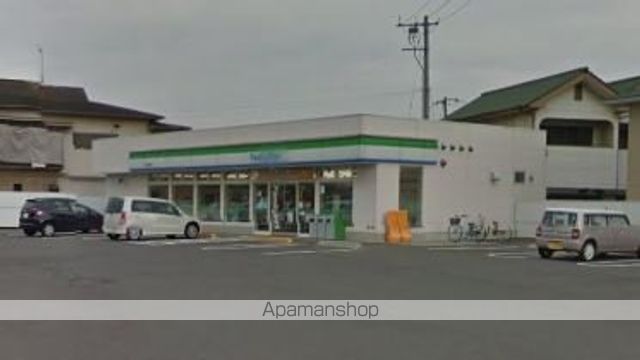 コンビニ　ファミリーマート（コンビニ）まで533m