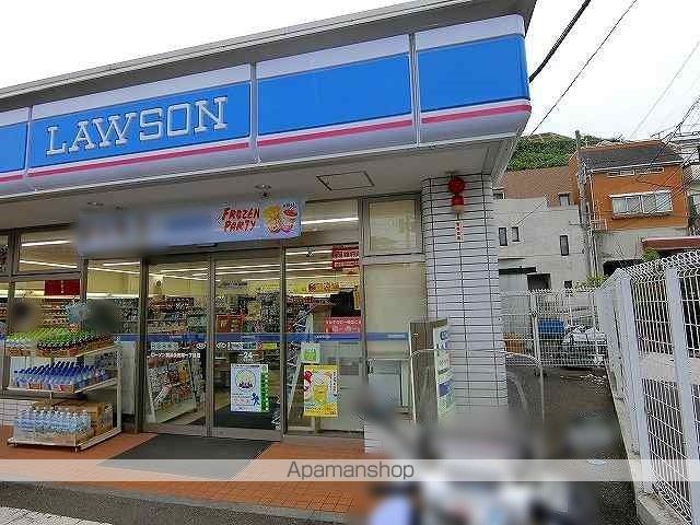 コンビニ　ローソン（コンビニ）まで686m
