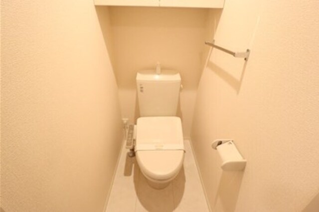トイレ　温水洗浄暖房便座