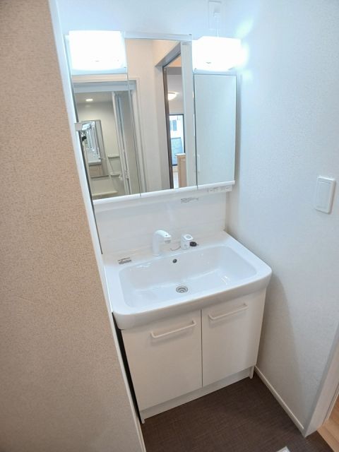 ＪＲ土讃線 金蔵寺駅 バス乗車時間：17分 最寄りバス停で下車 徒歩9分 2階建 築3年の内装写真
