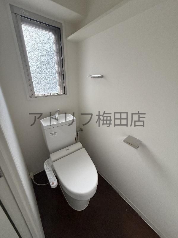 ＪＲ大阪環状線 福島駅 徒歩9分 11階建 築15年のトイレ写真