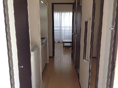 クレイノメトロノーム坂下の玄関写真