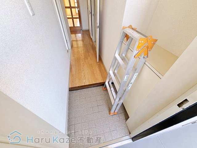 地下鉄名港線 東海通駅 徒歩7分 7階建 築36年の玄関写真