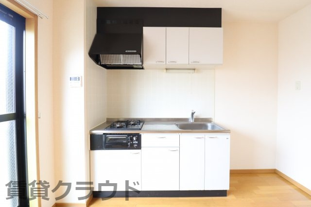 キッチン　コンパクトなキッチンで掃除もラクラク