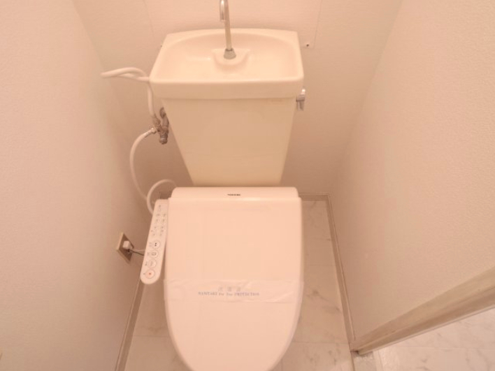 近鉄奈良線 新大宮駅 徒歩6分 6階建 築40年のトイレ写真