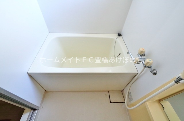 バス・シャワールーム　同型別部屋写真（反転）