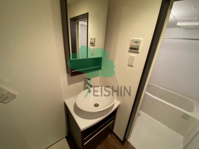 洗面設備　シンプルで使いやすい洗面台です！
