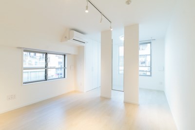 小田急線 豪徳寺駅 徒歩6分 4階建 築8年の居間写真