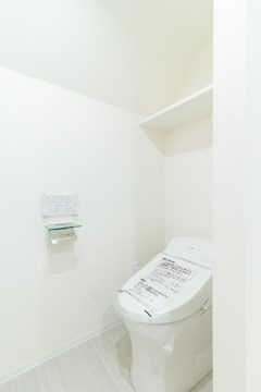 小田急線 豪徳寺駅 徒歩6分 4階建 築8年のトイレ写真