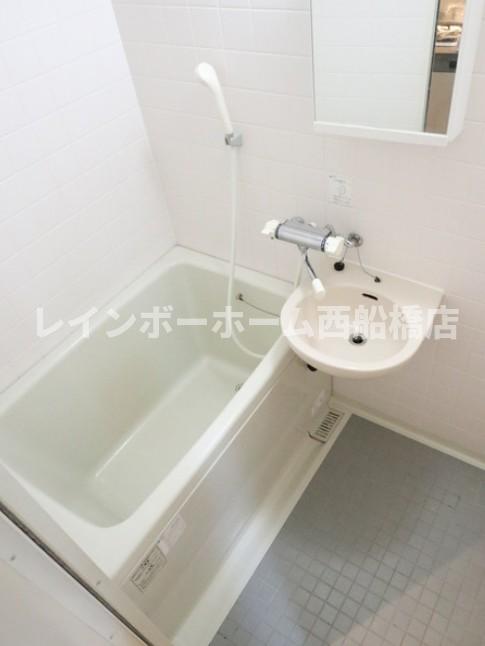 ＪＲ総武線 小岩駅 徒歩13分 3階建 築30年の風呂写真