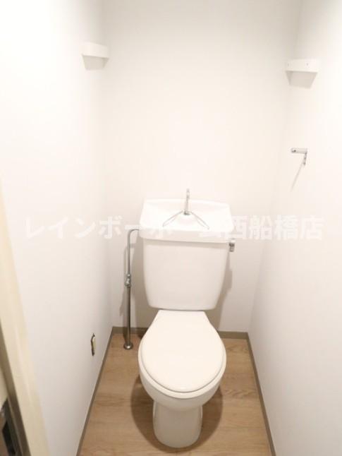 ＪＲ総武線 小岩駅 徒歩13分 3階建 築30年のトイレ写真