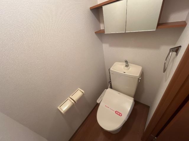 トイレ　清潔感のあるトイレです