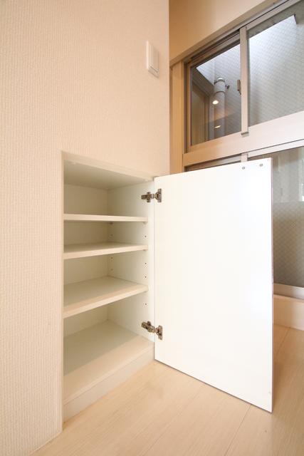 収納　収納　シューズボックス