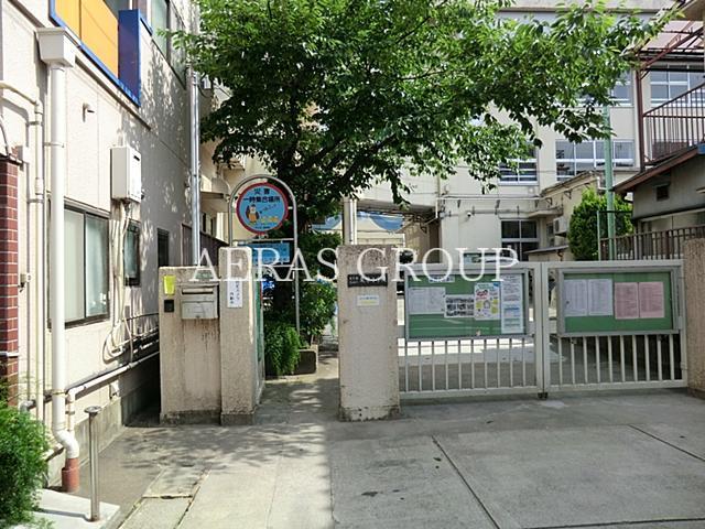 小学校　足立区立栗原小学校（小学校）まで519m