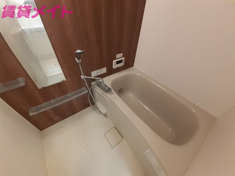 バス・シャワールーム　別部屋同タイプ
