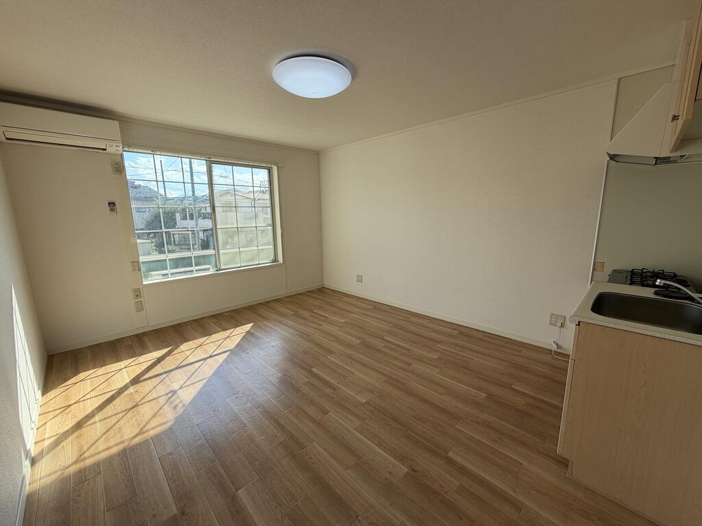 居室・リビング　日当たりのよいお部屋です♪
