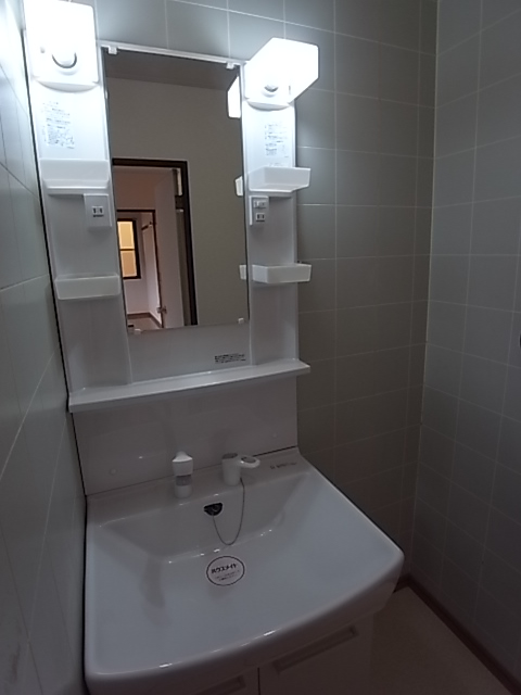 洗面設備　洗面独立なのでとても使いやすいですよ