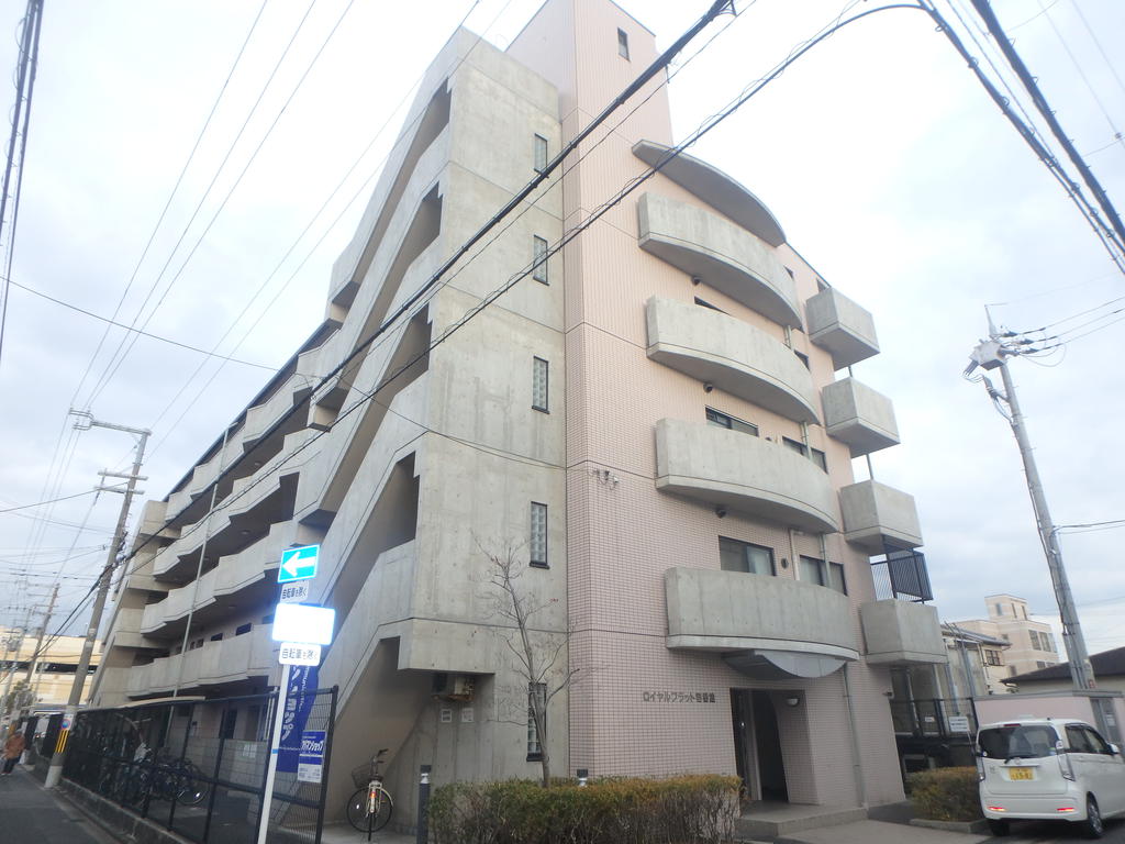 ロイヤルフラット壱番館の建物外観