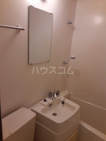 【新宿区西早稲田のアパートの洗面設備】