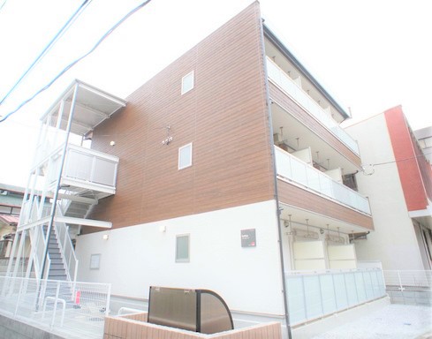 藤沢市大鋸のマンションの建物外観