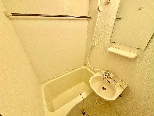 バス・シャワールーム　設備・仕様は号室により異なる為、現況を優先いたします。