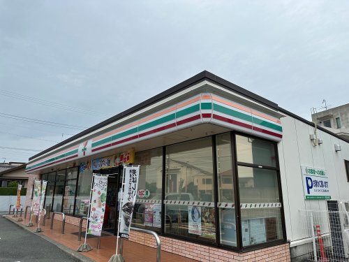 【田原市田原町のアパートのコンビニ】