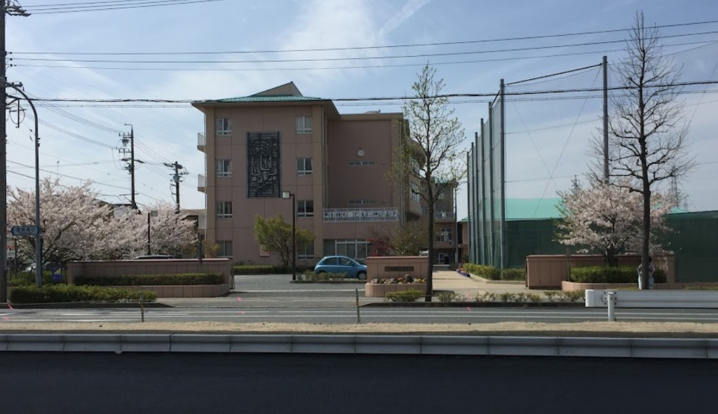 小学校　浜松市立上島小学校（小学校）まで655m