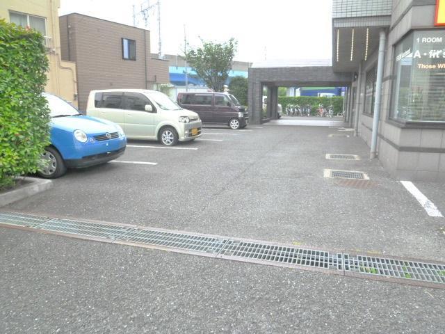 【アフィットステージ市川南の駐車場】