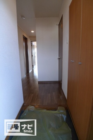 【高マンションの玄関】