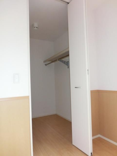 収納　※別号室参考写真です