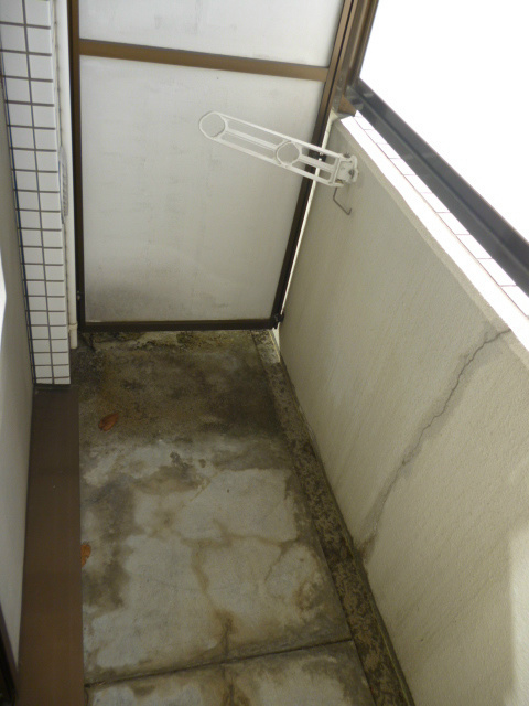 バルコニー　南西向き３階で陽当り良好のバルコニーです♪