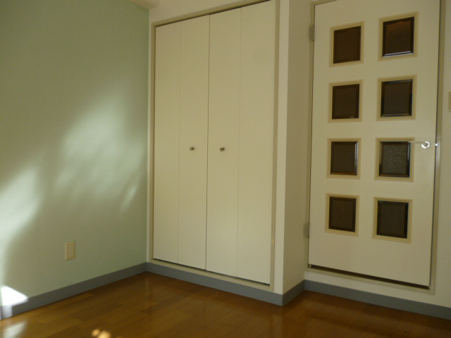 その他部屋・スペース　クローゼット付きで、キッチンとは扉で仕切れます♪