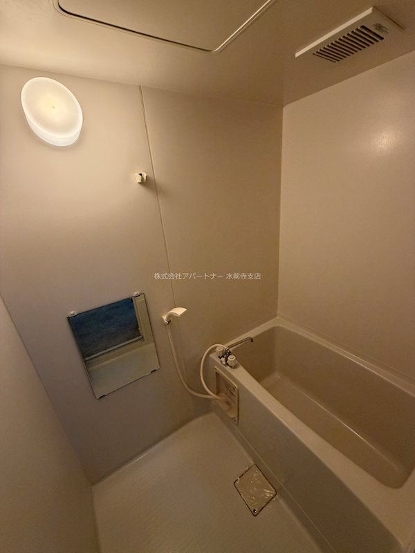 バス・シャワールーム　広く綺麗なバスルームです♪