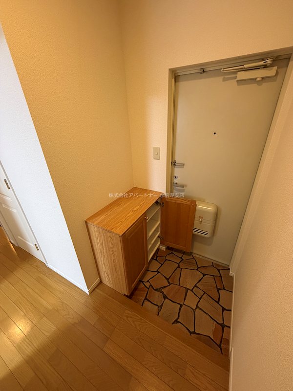 玄関　玄関は広々としたスペースがあります！