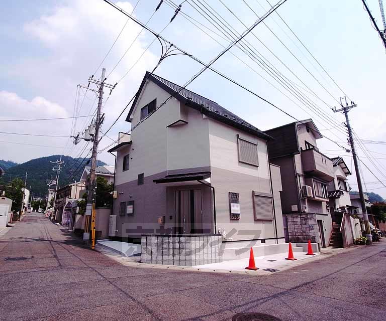 建物外観　きれい目の貸家です！