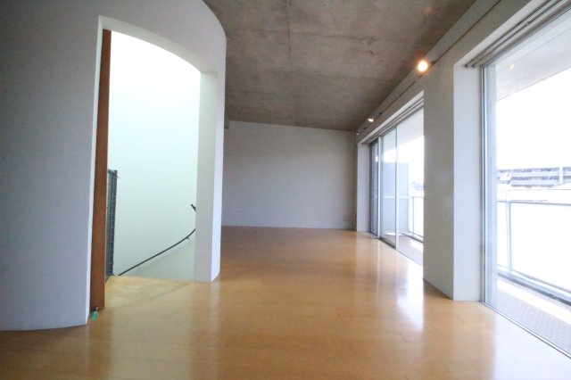 居室・リビング　同物件別部屋写真