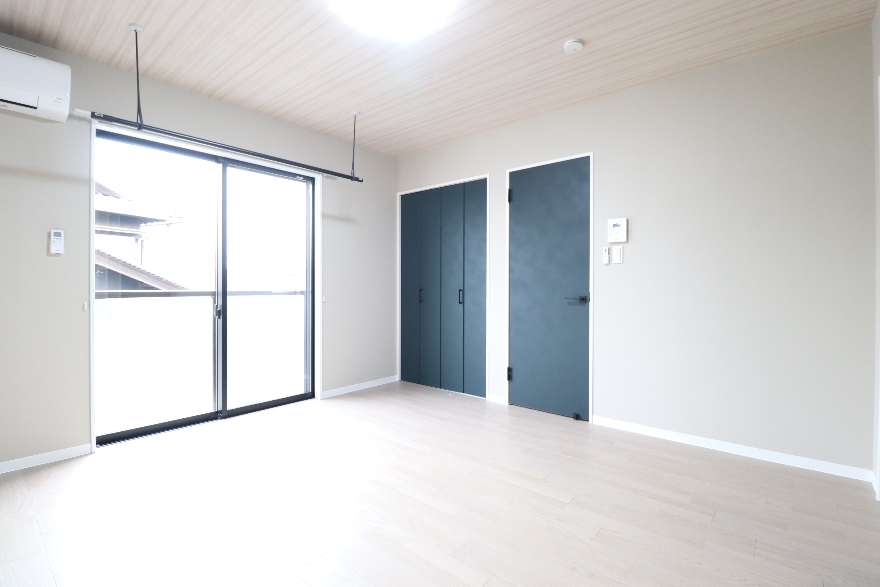 居室・リビング　8帖の洋室☆