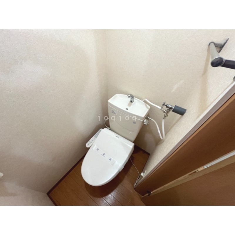 トイレ　温水洗浄便座付き