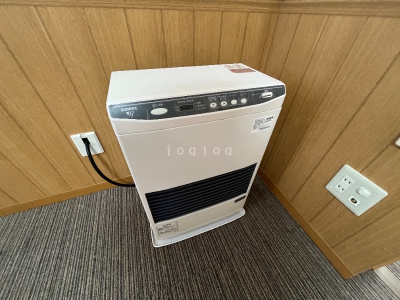 その他設備　灯油ＦＦ式ストーブ