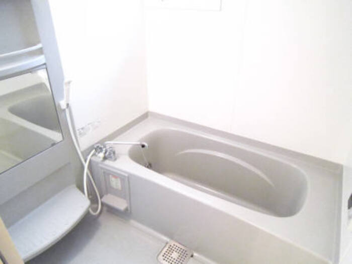 バス・シャワールーム　103 追い炊き付の1坪風呂