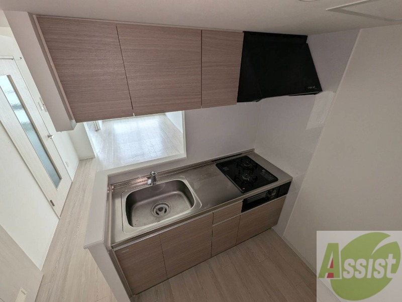 キッチン　システムキッチン完備で２口ついているので料理もできます！